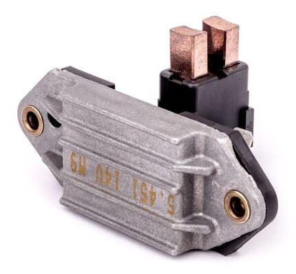 Alternator Regulator - MGX1802 MAHLE